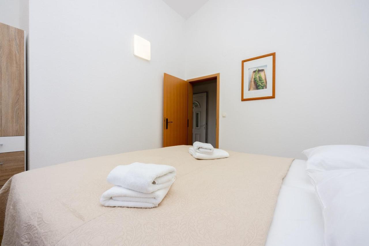 Apartments Porto Dramalj Buitenkant foto